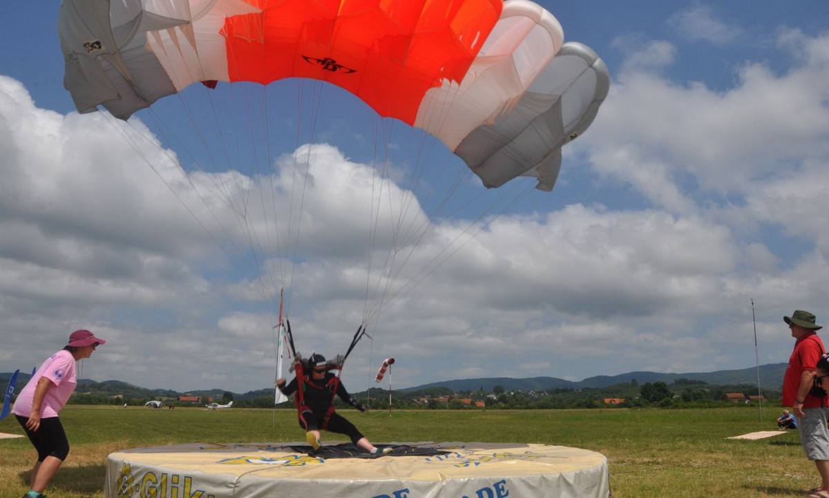 Najava-OTVORENO PADOBRANSKO PRVENSTVO 30.PRIJEDOR OPEN 